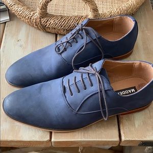 Steve Madden Men’s deep blue suede shoes